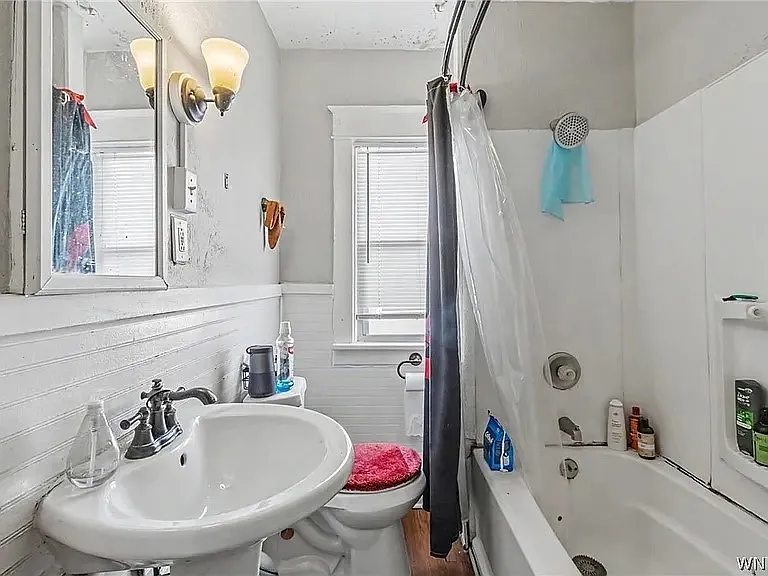 8 Heussy Ave #LOWER — Photo 9
