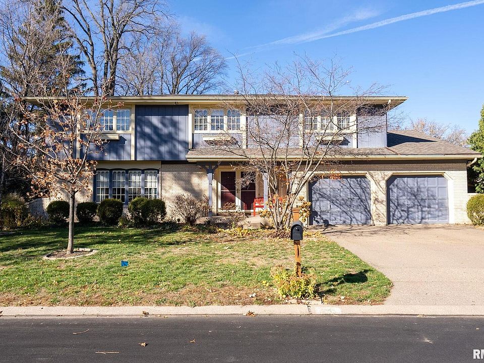1st image of 34 Oakbrook Dr