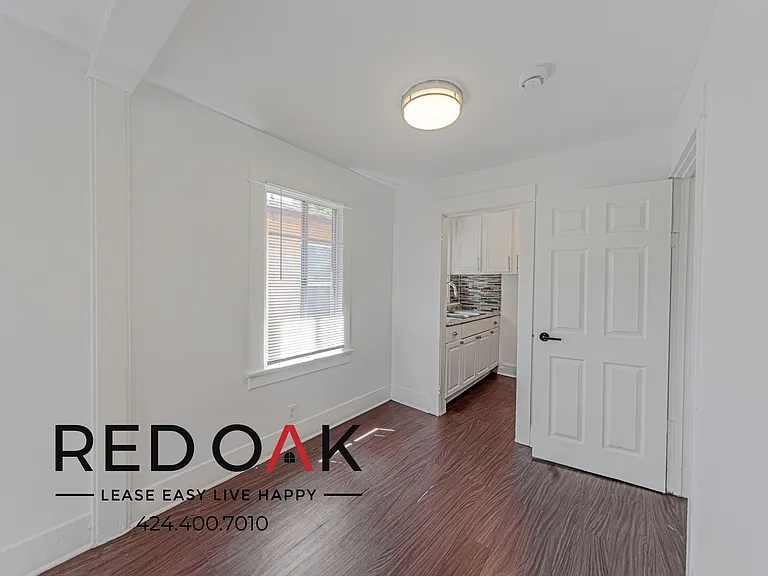 14377 Chatsworth Dr #14377 — Photo 8
