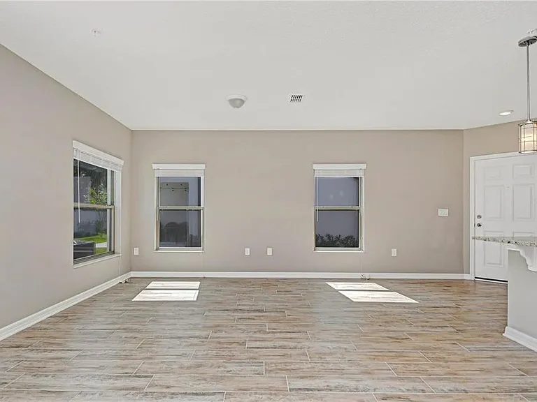 310 Cedar Bark Ln — Photo 6