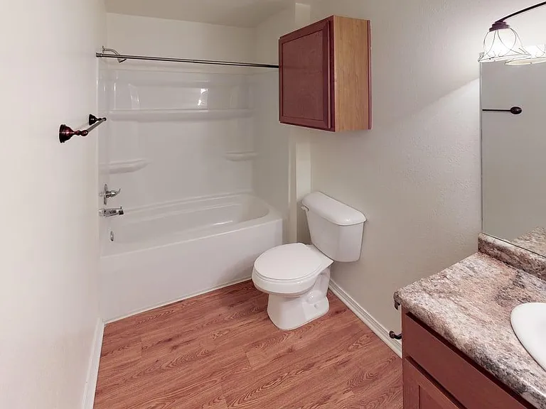 Metroplex Apartments — Photo 33