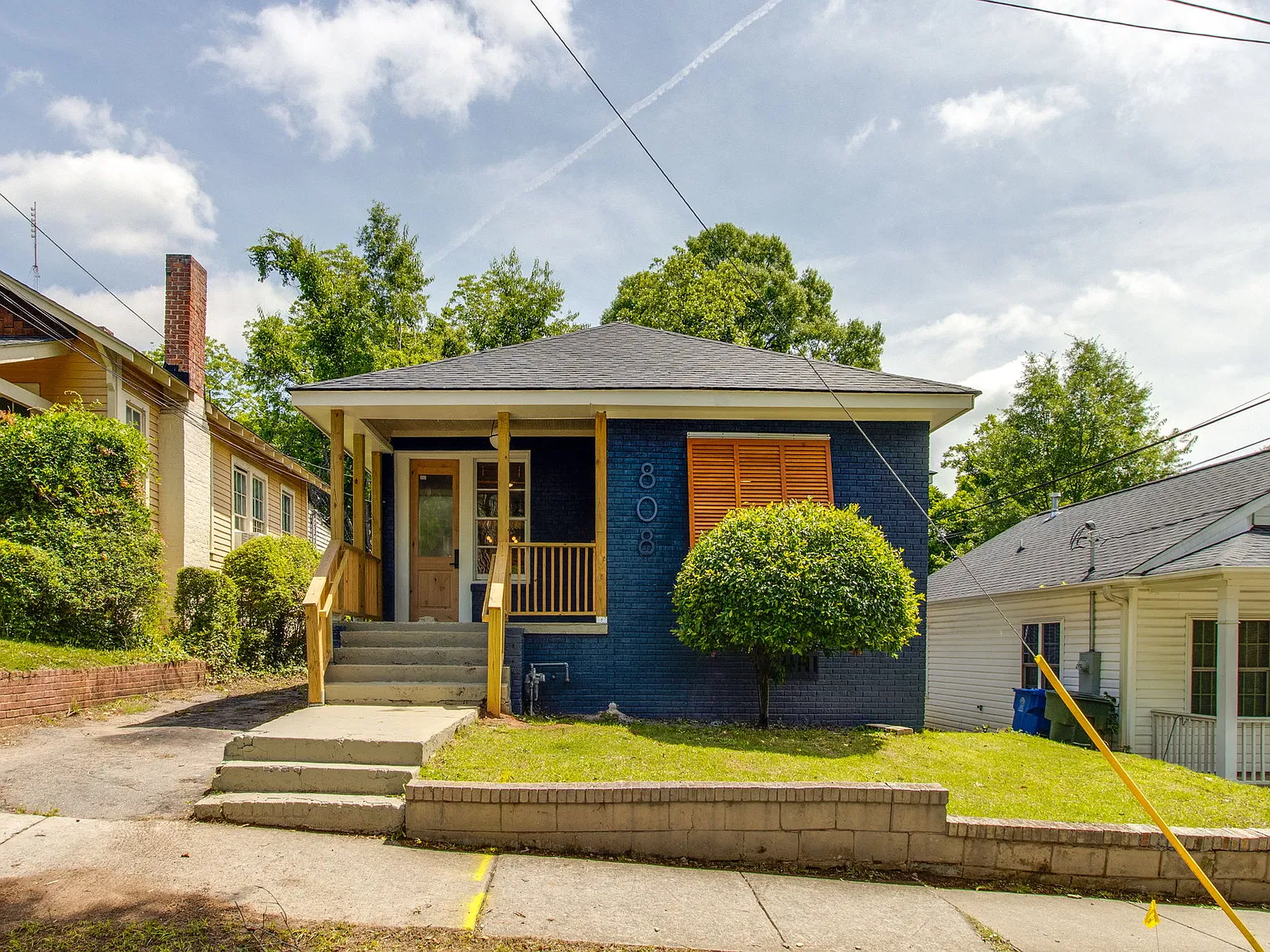 3 bed, 1100 sqft, $3,350 — Photo 1