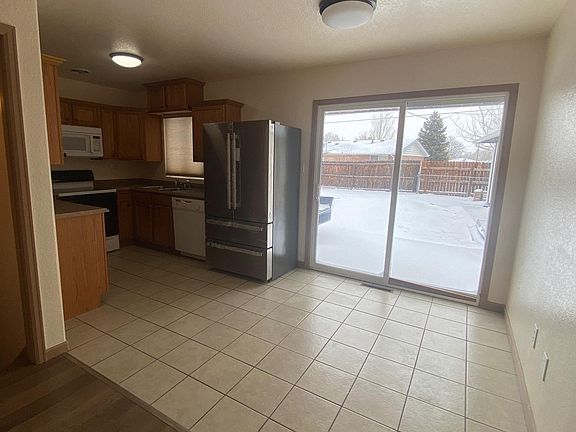 Dining Room & Kitchen