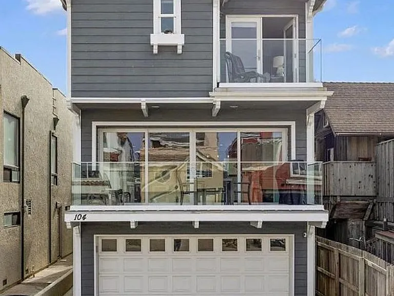 104 La Brea St — Photo 1
