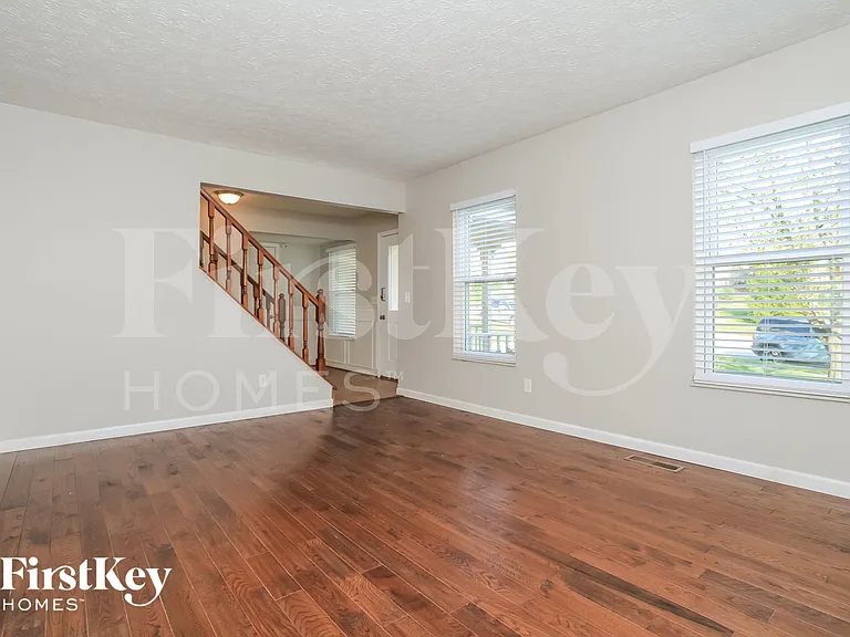 3072 Hoock Ct — Photo 4
