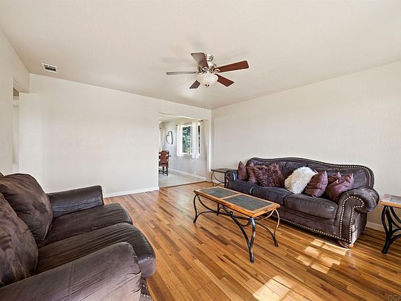 4th image of 193 Sequoia Ave #193