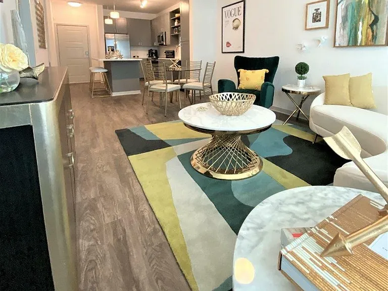 Addison Universal Blvd 1/1 Kitchen and Dining Room
