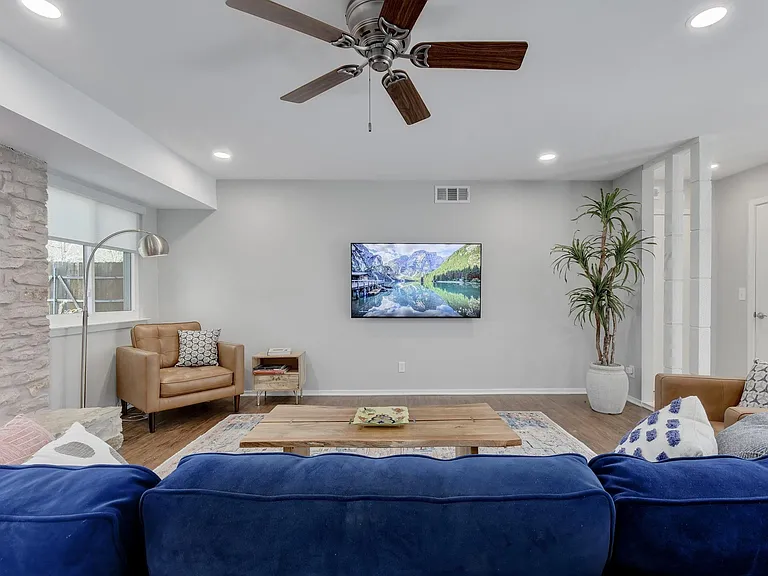 7902 Keneshaw Dr — Photo 9