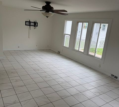 3rd image of 259 N Jackson Ave