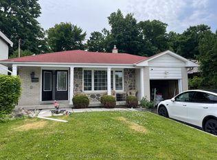 373 Rathburn Rd, Toronto, ON M9B 2M2