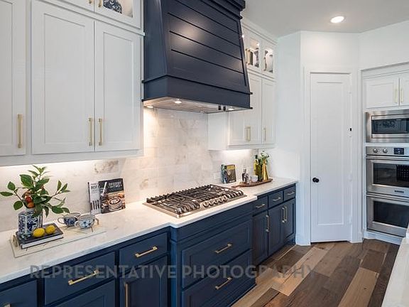 7th image of this home