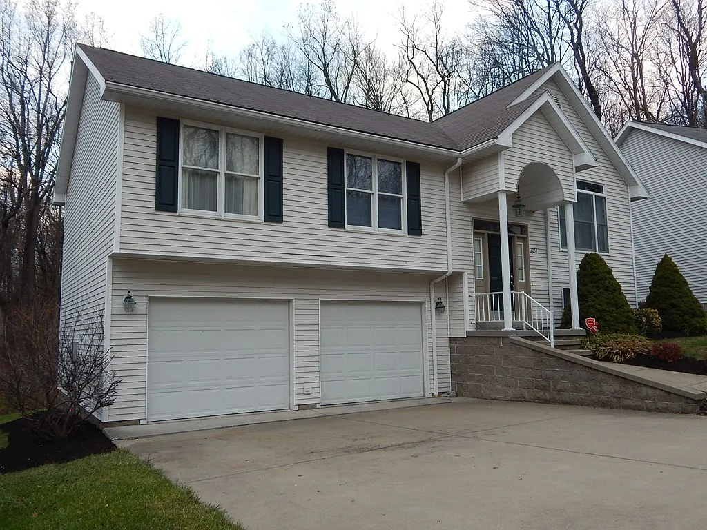 3 bed, 2.5 bath, 1746 sqft, $2,750 — Photo 2
