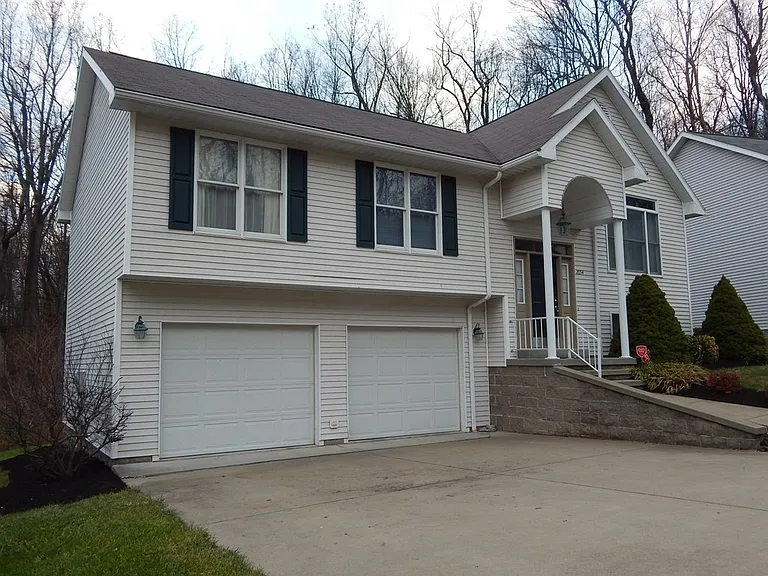 2054 Pinecrest Dr — Photo 2