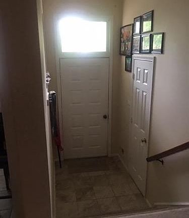 4th image of 305 Shaw Ct