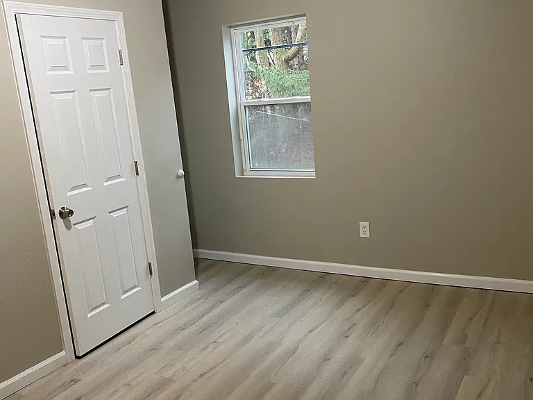 36 Snyder St — Photo 10