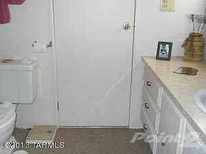 1369 hall bath