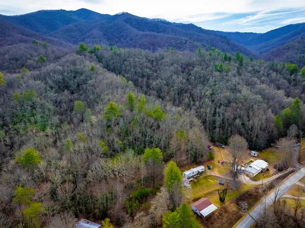 2065 Long Creek Rd, Robbinsville, NC 28771