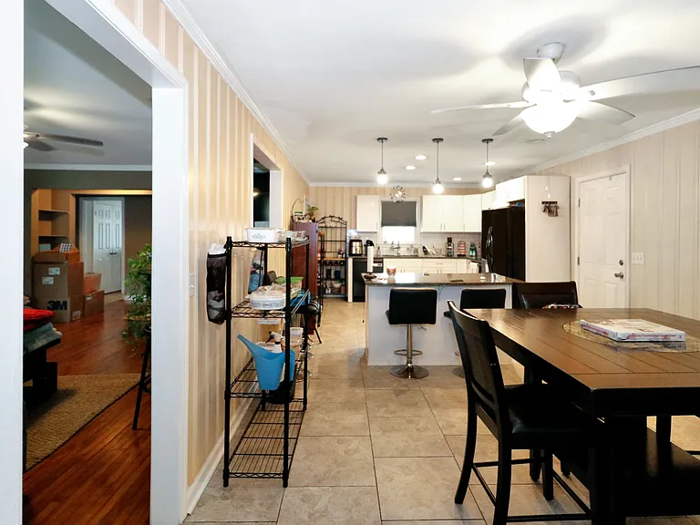 7015 Mirror Lake Rd — Photo 2