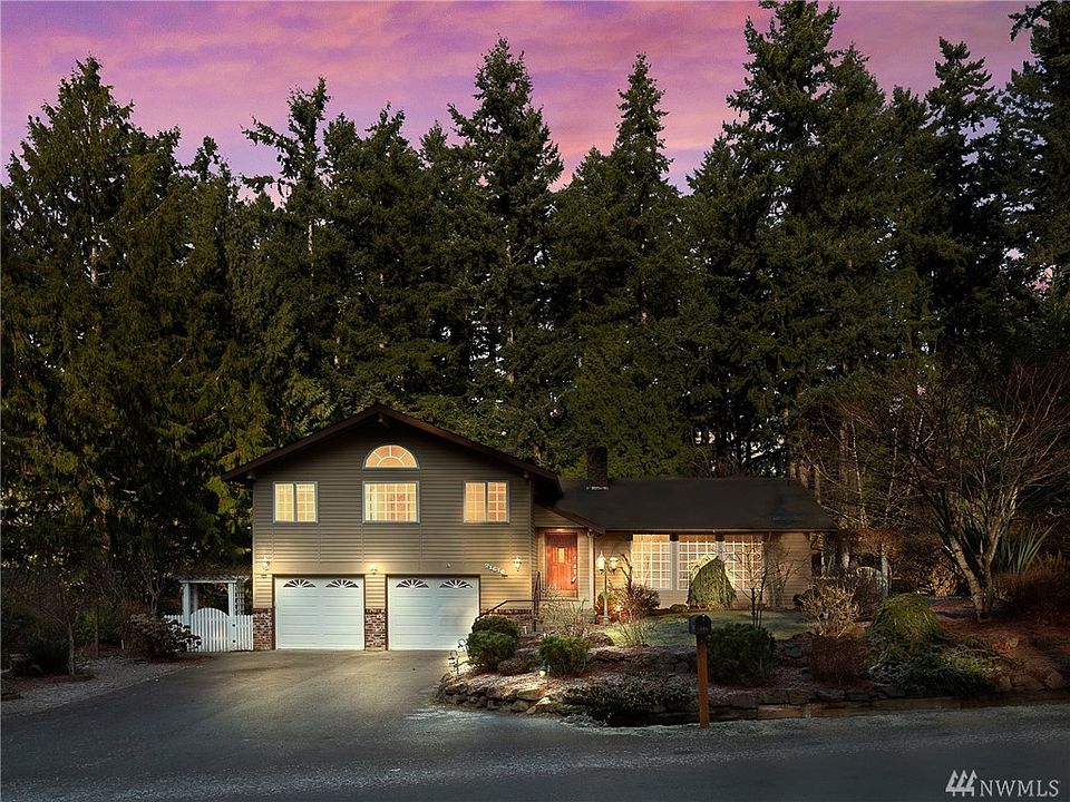 Beautiful one owner home that shows pride in homeowner ship.
