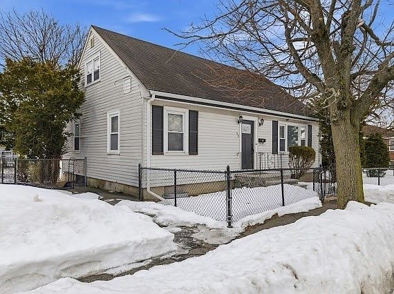 3rd image of 65 Gore Rd