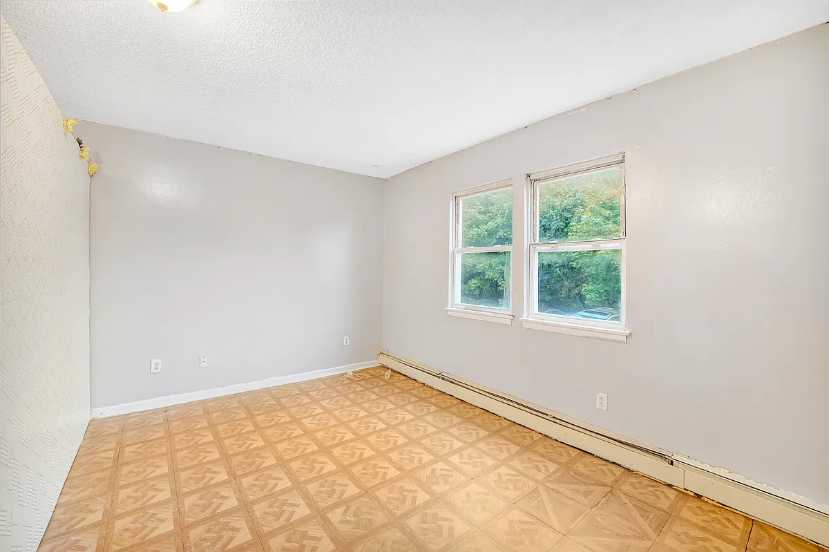 Building Photo - 132 Locust St #14
