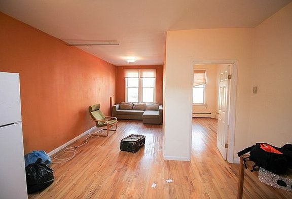 2nd image of 11928 Metropolitan Ave #2E