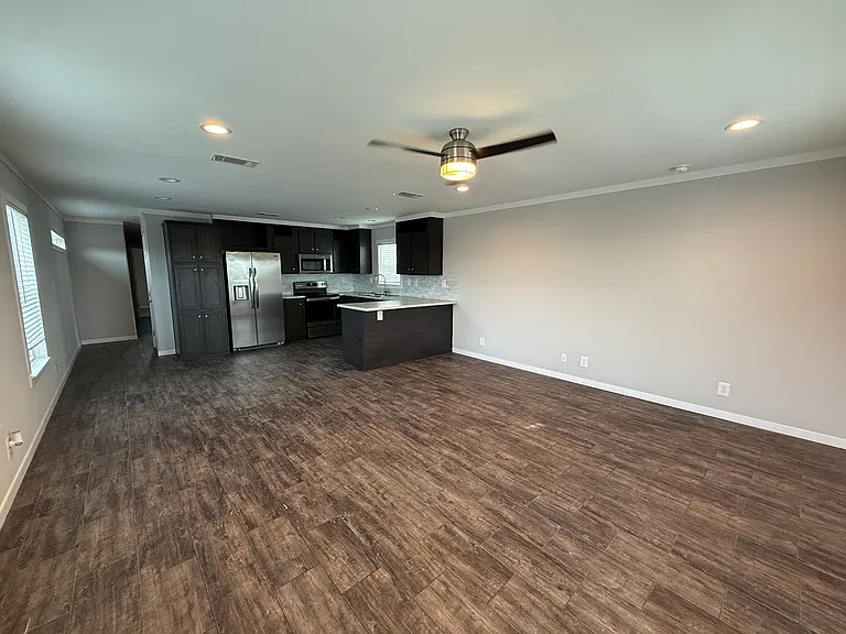 339 Marigold Ln — Photo 5