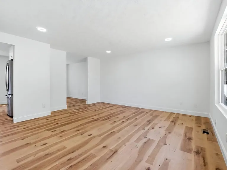 1008 Evangeline Way — Photo 12