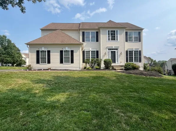 2825 Mountain Laurel Dr, Furlong, PA 18925