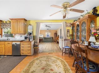 6 Glenrose Dr, Riverside, RI 02915