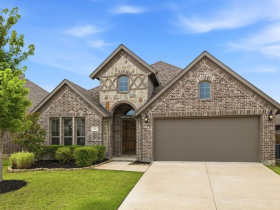 2nd image of 2115 Victoria Ln