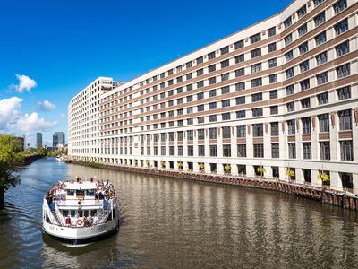 900 N Kingsbury St APT 1025, Chicago, IL, 60610