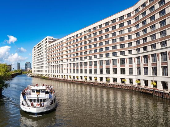 900 N Kingsbury St APT 1025, Chicago, IL 60610