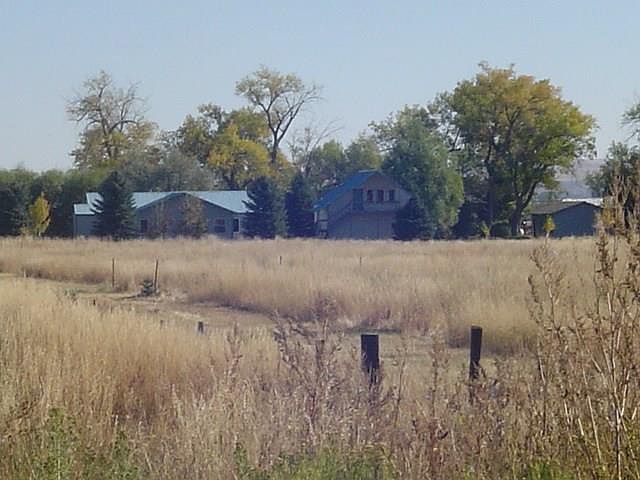 2nd image of 424 Cemetery Rd