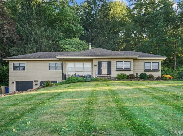 3210 Lower Mountain Rd, Sanborn, NY 14132