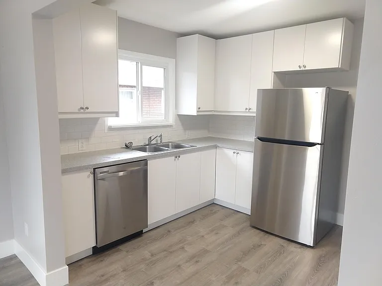 427 E Center St — Photo 5