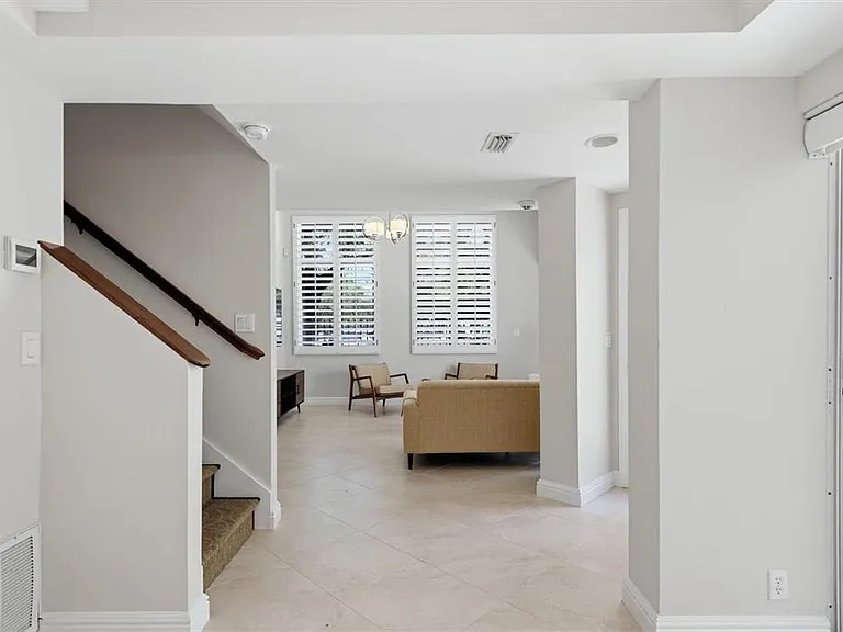200 Cocoanut Ave #5 — Photo 5