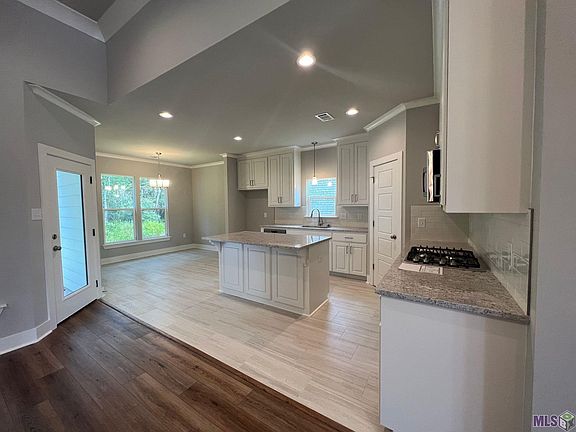 3rd image of 25273 Burlington Dr