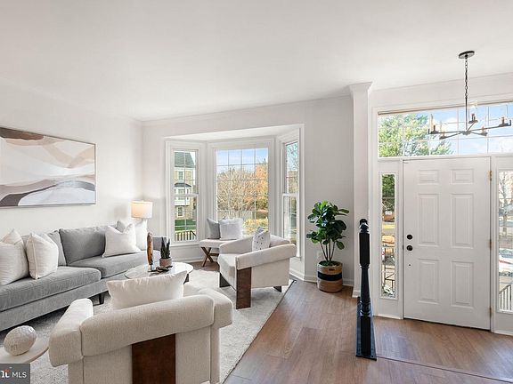 5th image of 7057 Kings Manor Dr