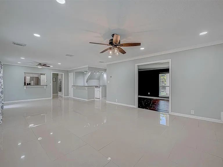 8110 Bent Oak Ln — Photo 14
