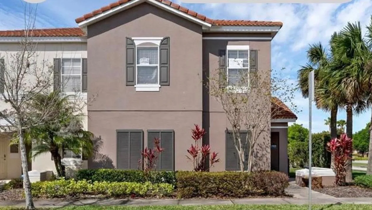4 bed, 1636 sqft, $2,450 — Photo 1