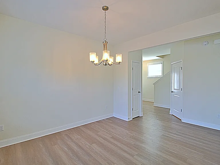 151 Buckingham Dr — Photo 3