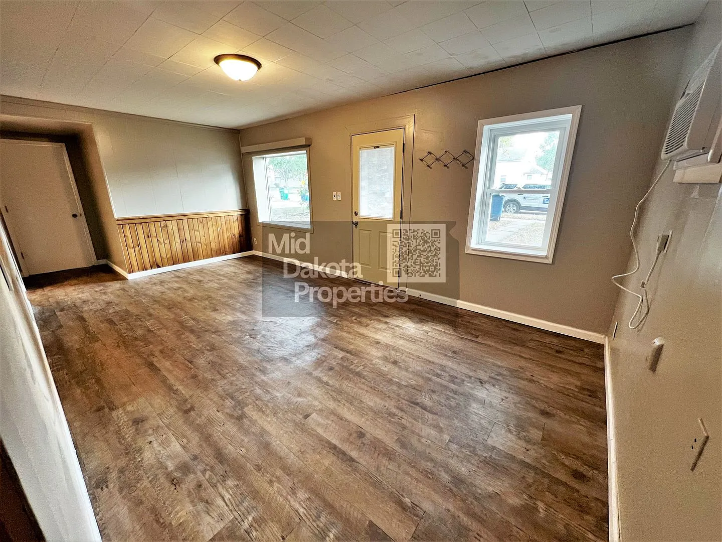 216 E 11th- 2 bedroom house — Photo 3