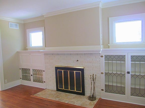 2nd image of 1318 E Duryea Ave