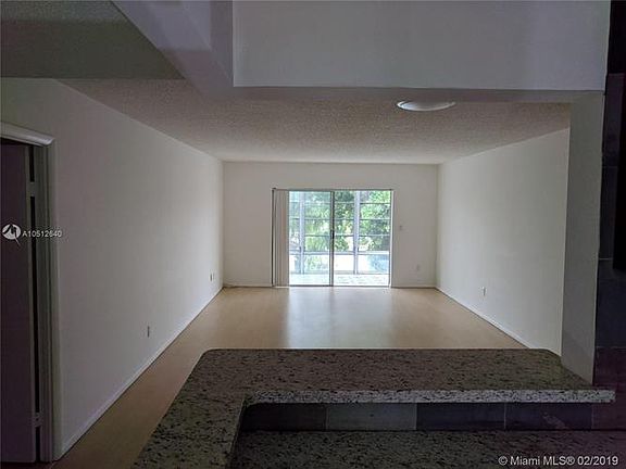 4th image of 871 NE 195th St APT 303