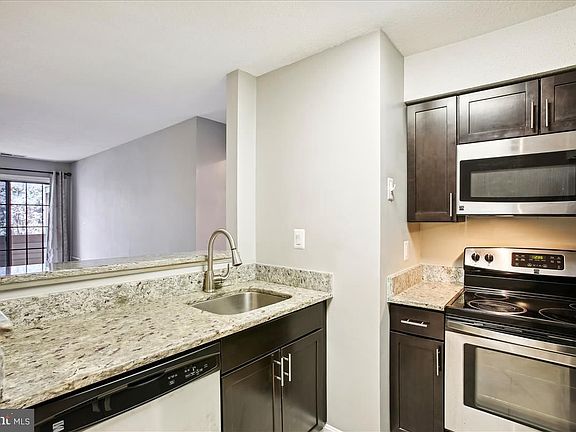 4th image of 6939 Mary Caroline Cir #E