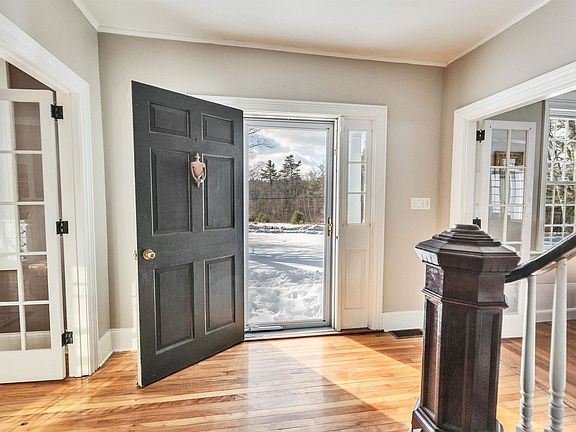 5th image of 236 Main Street