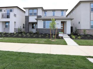 2988 Edgeview Dr, Sacramento, CA