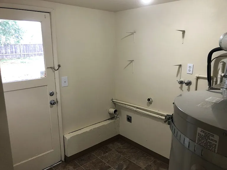 1009 N Hulet Ave — Photo 15