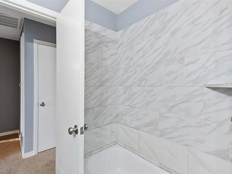 10502 Royal Oaks Dr — Photo 13